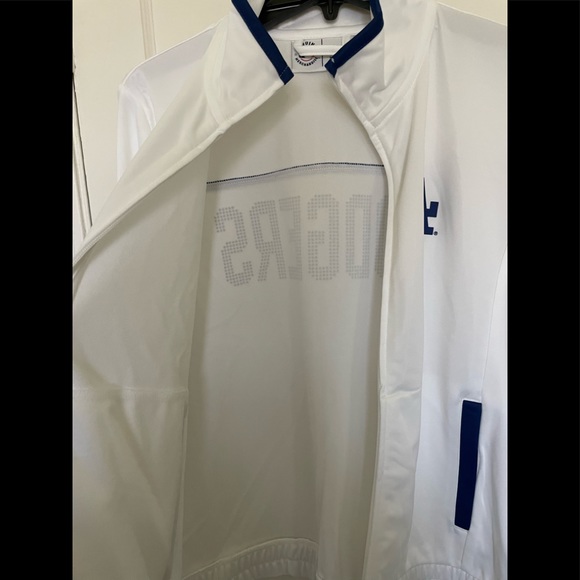 Los Angeles Dodgers Sweater - Picture 4 of 14